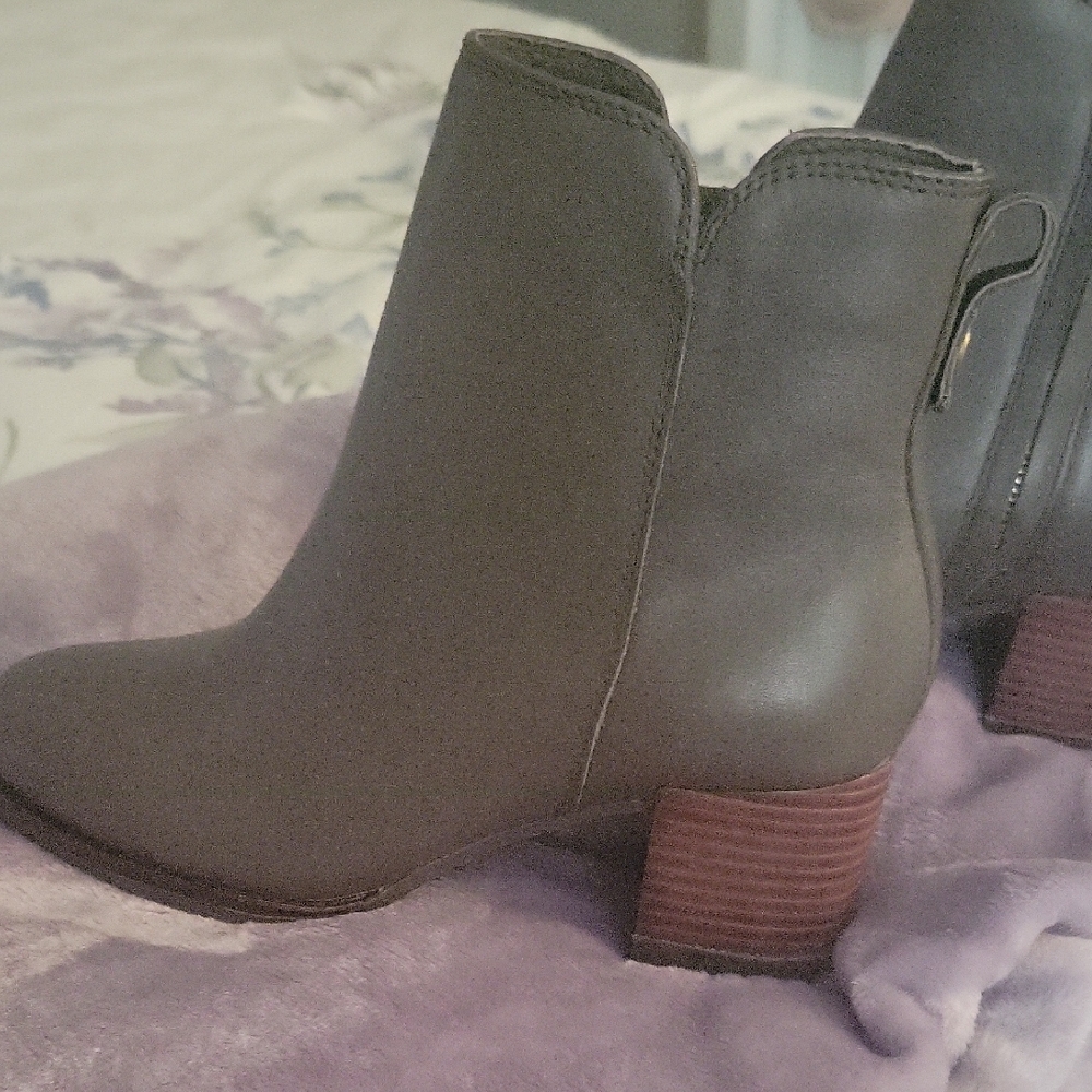 Sperry Brown Ankle Boots with Stacked Heel